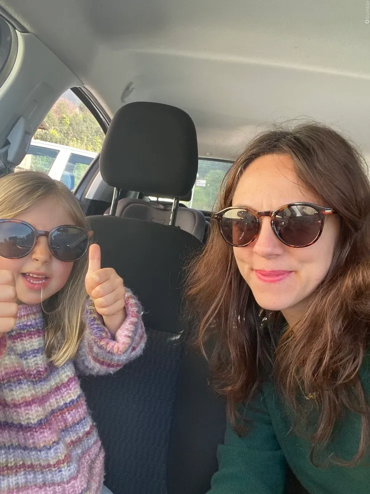 Lisa and her daughter in the car